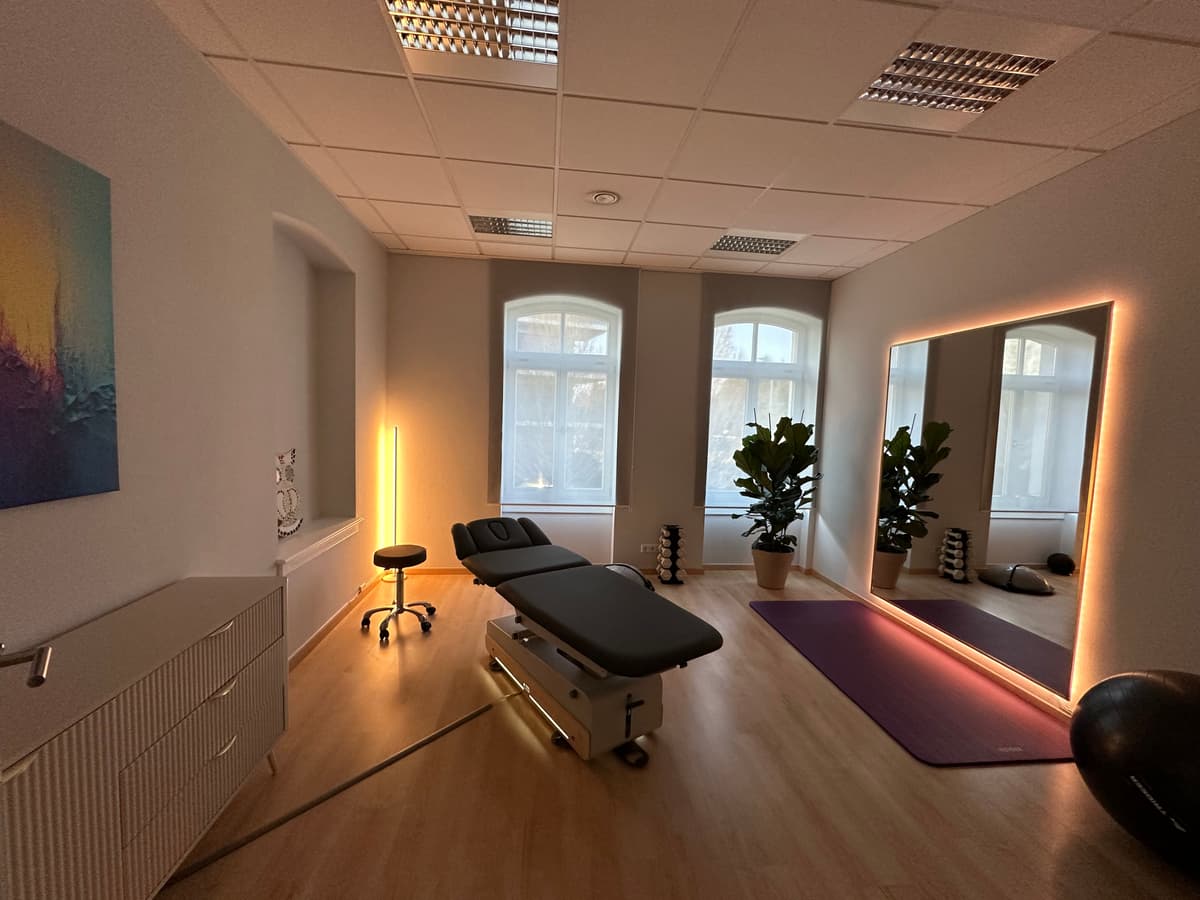 Praxis osteorah — Behandlungsraum für Physiotherapie und Osteopathie in Oberursel